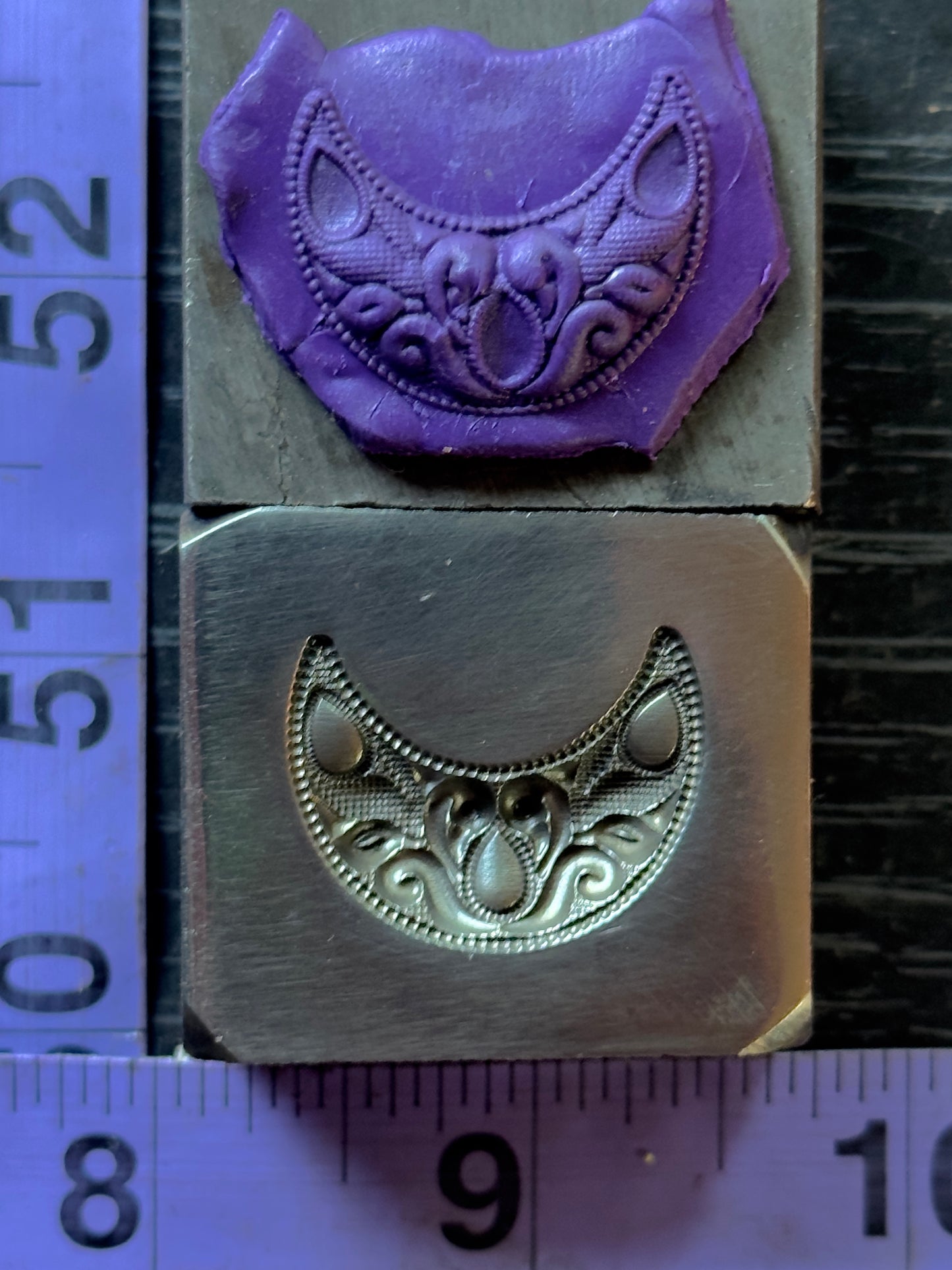 Fancy Crescent Moon peacocks steel impression die