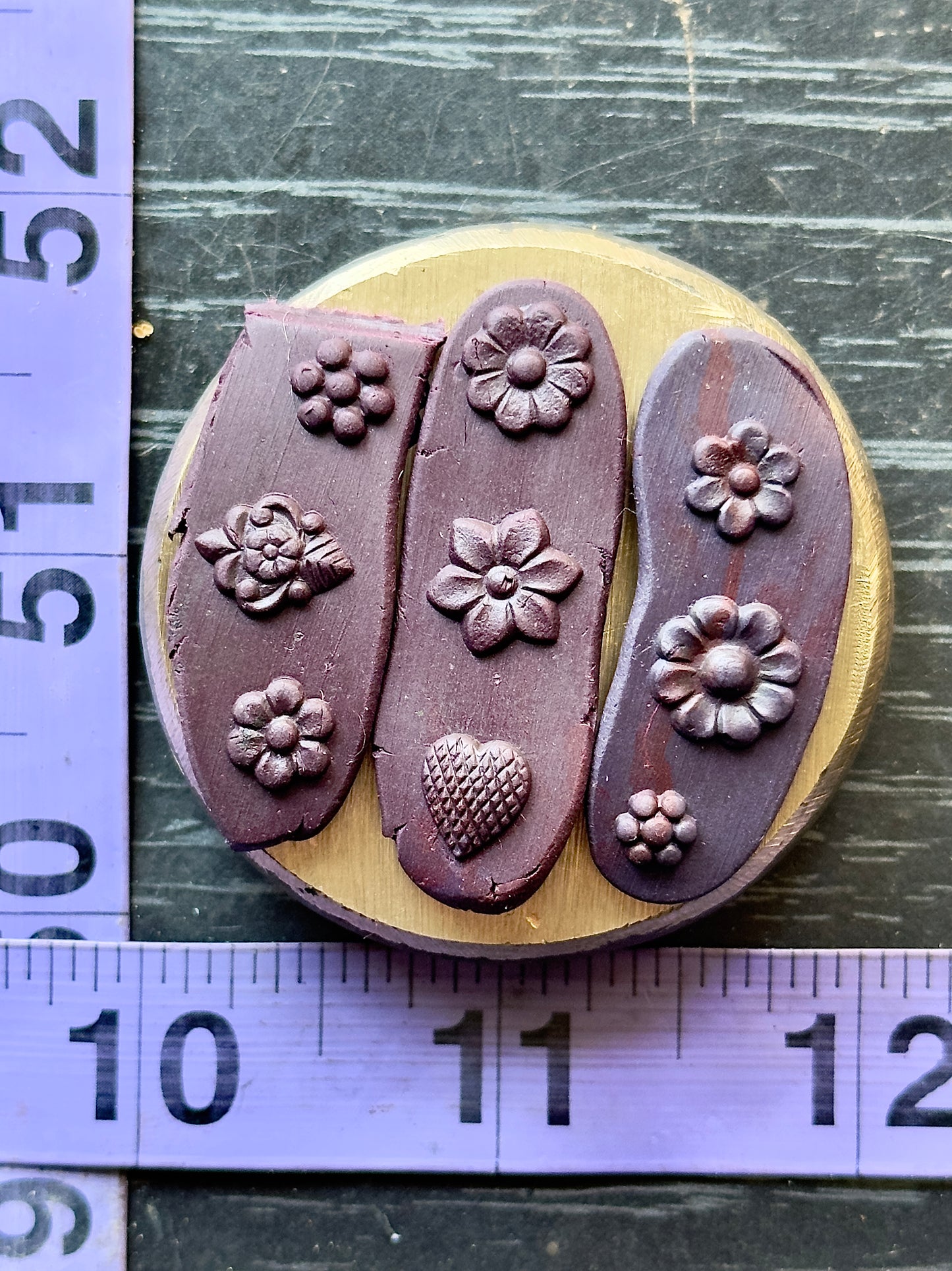 Little flowers and heart vintage bronze shot plate