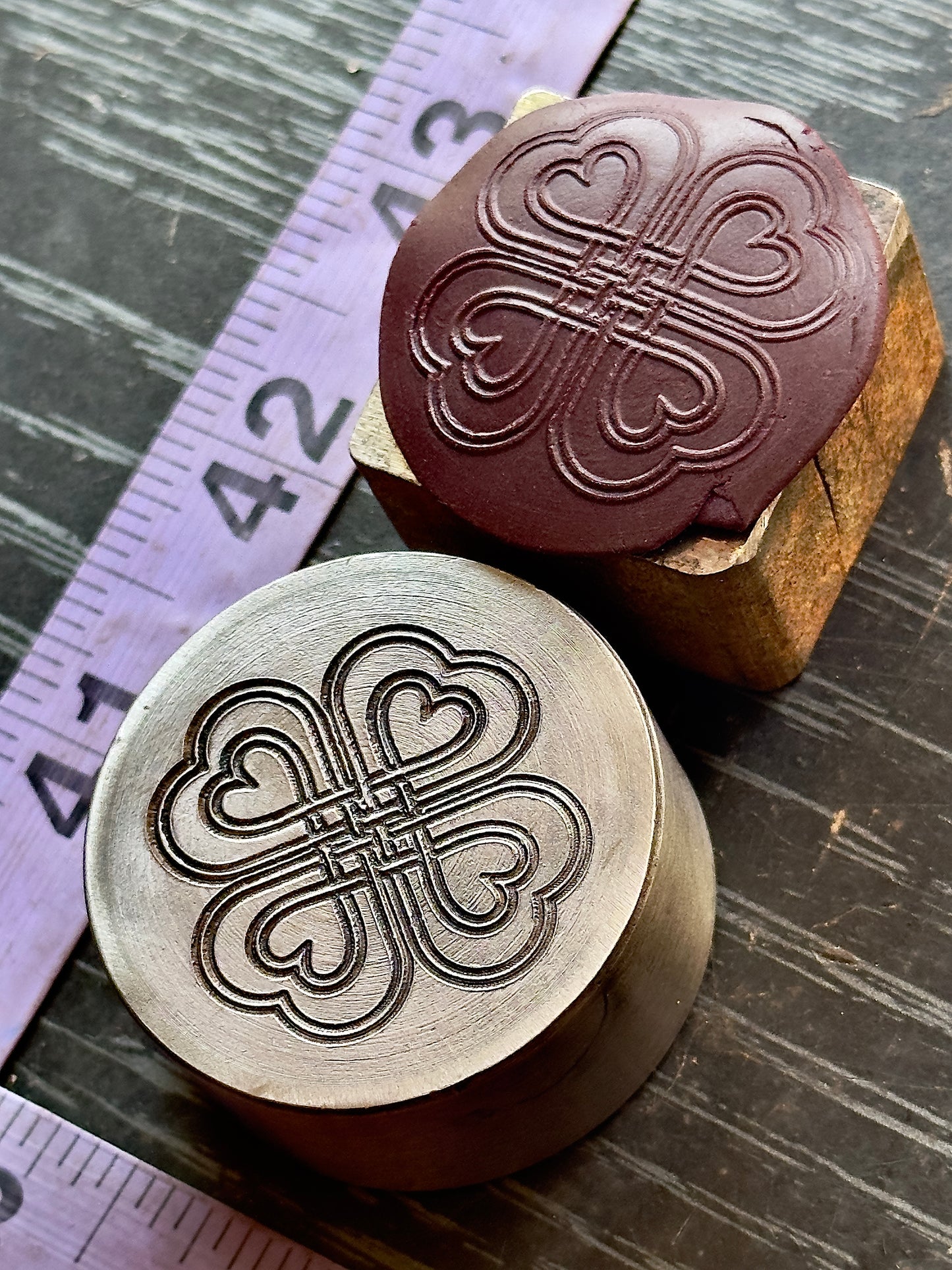 Quatre foil heart impression die