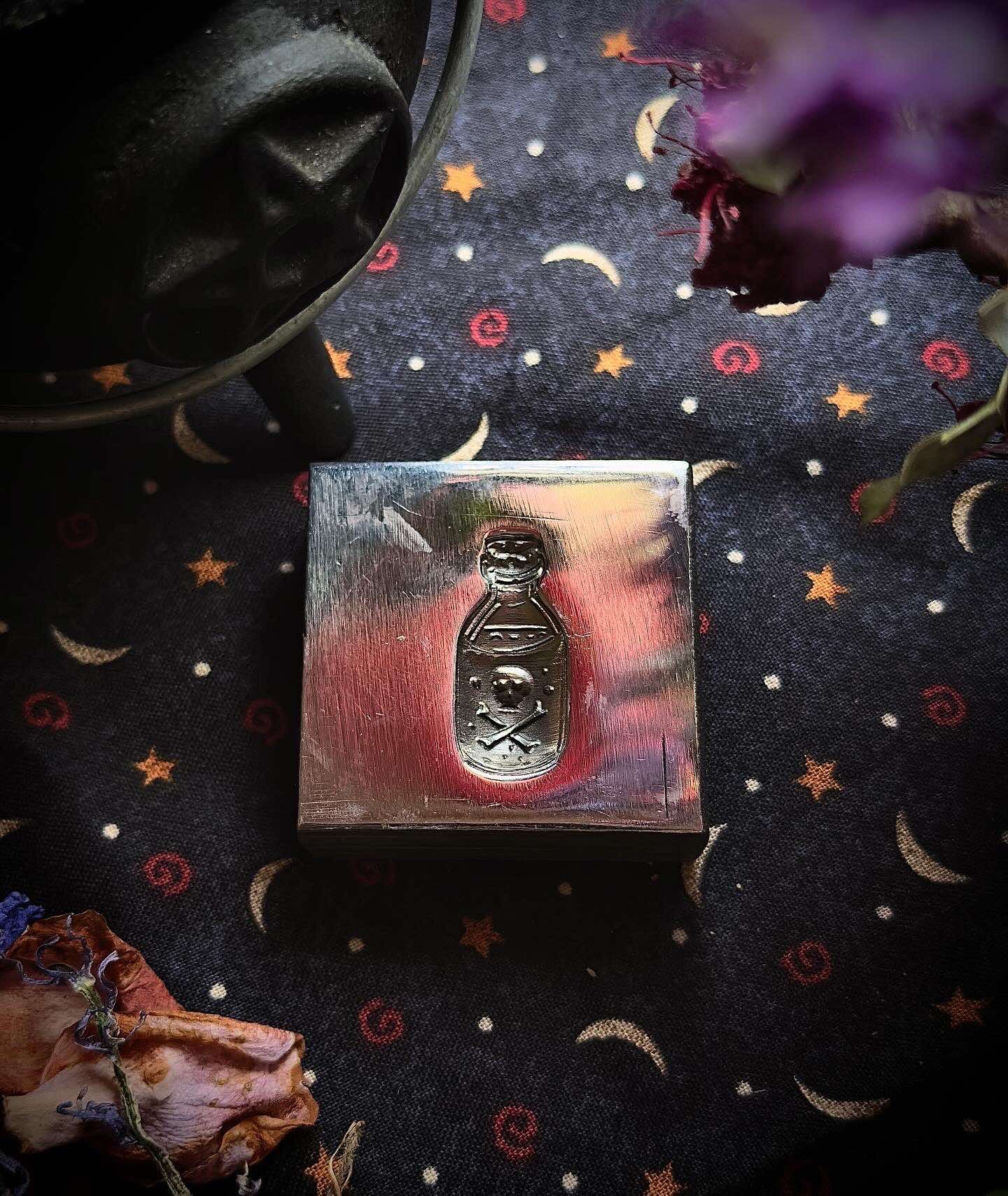 Mushroom patch, poison bottle and haunted house impression die set