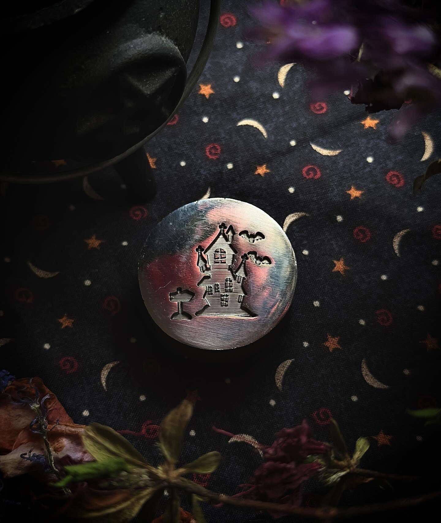 Mushroom patch, poison bottle and haunted house impression die set