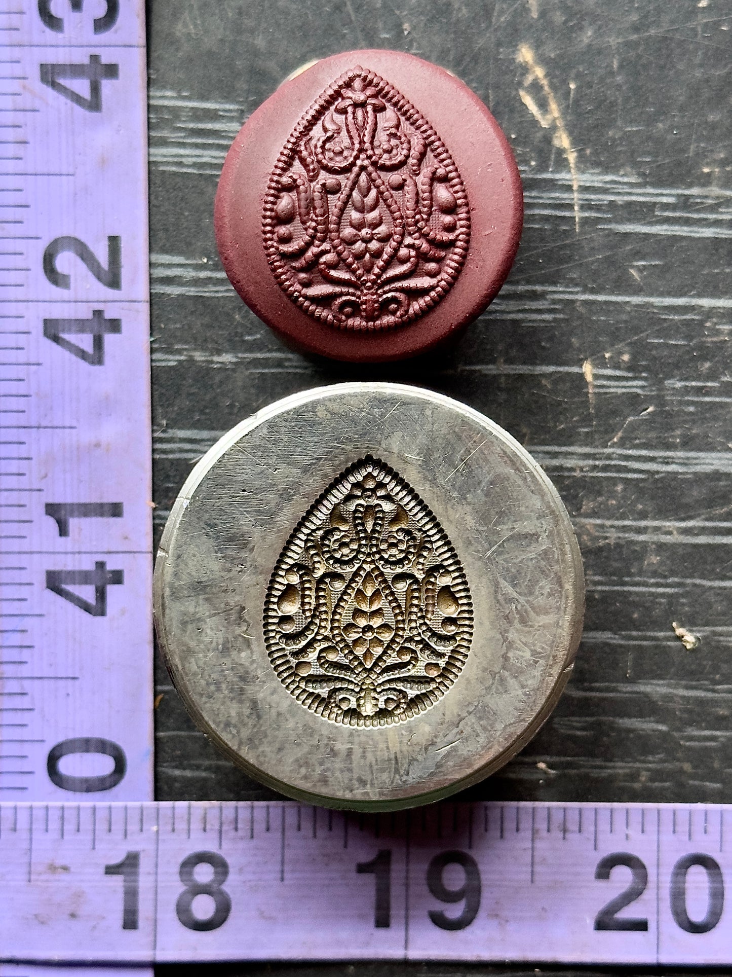 Teardrop shape with with fine details steel impression die