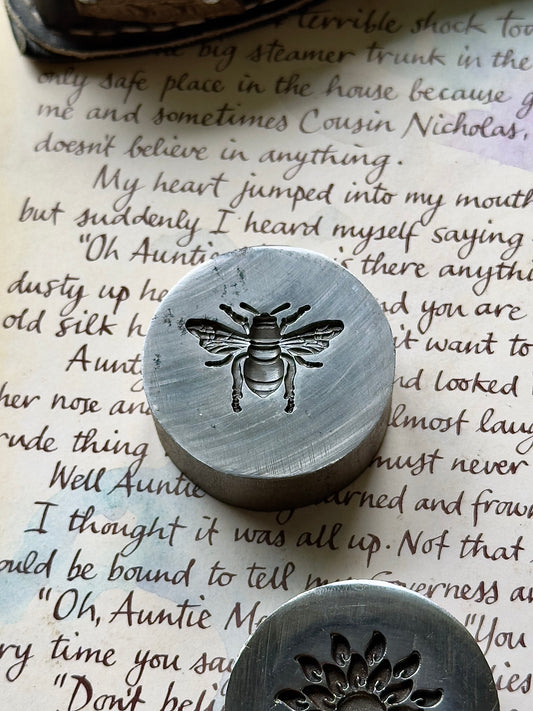 Bee, honey bee steel die