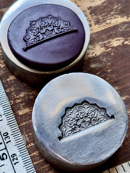 Spooky lace with skulls and tiny bats steel impression die