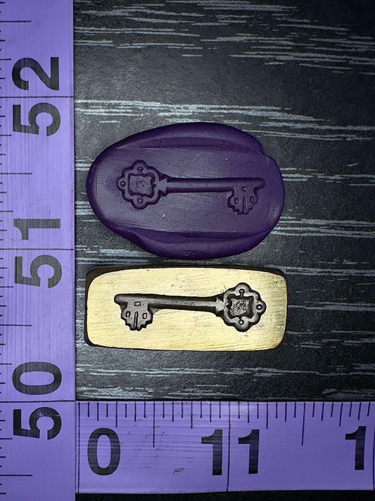 Skeleton key bronze die