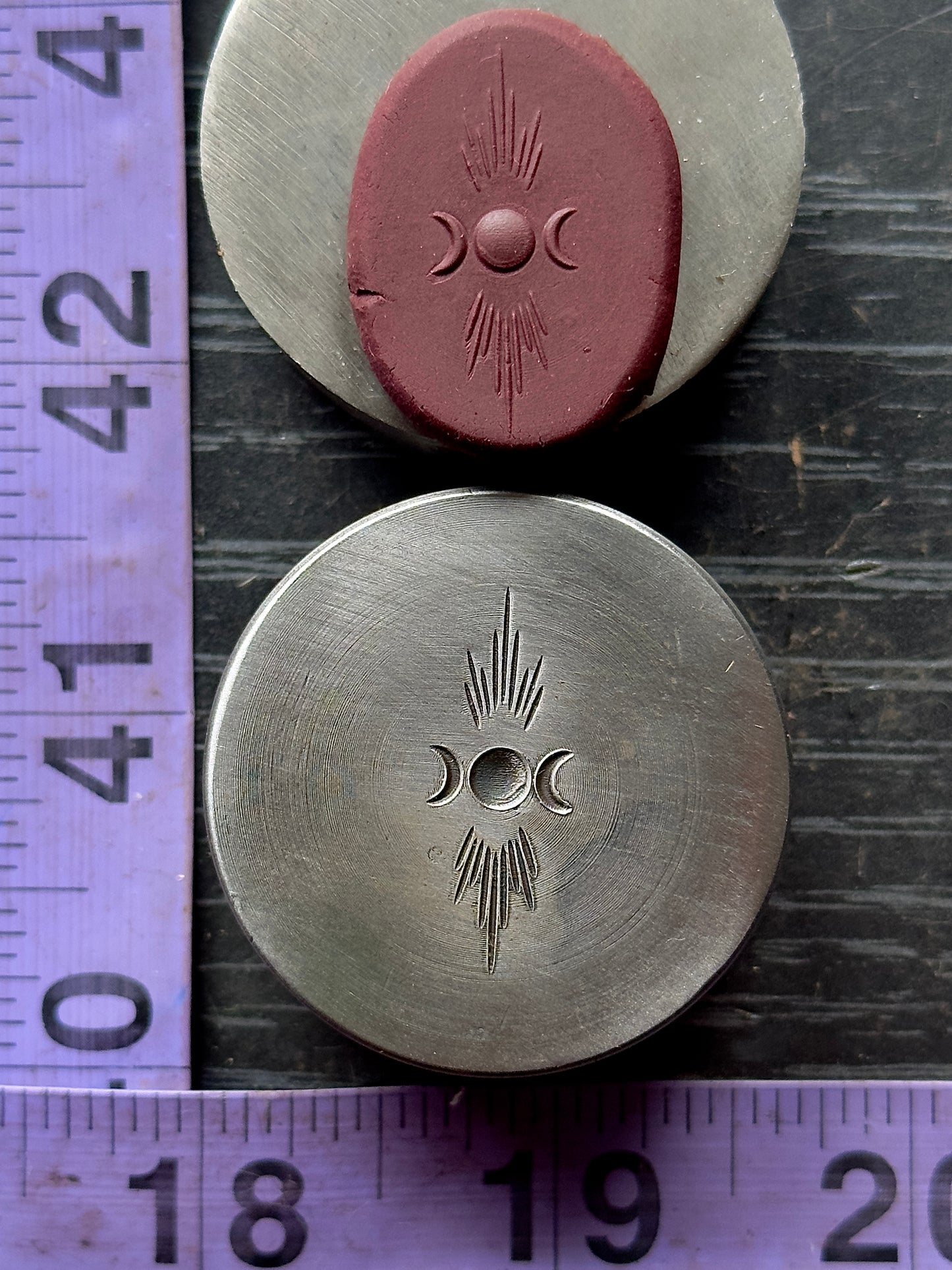 Triple moon steel impression die
