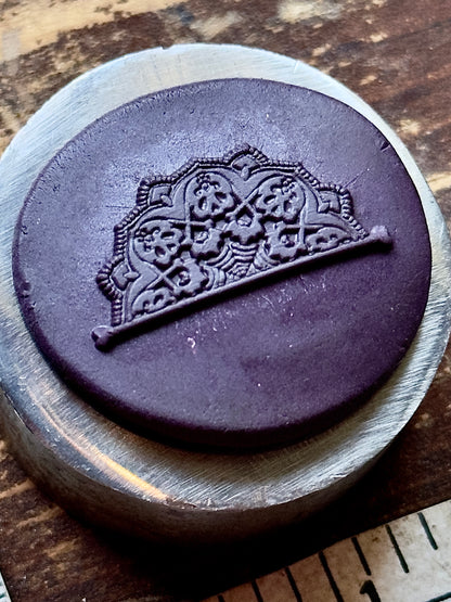 Spooky lace with skulls and tiny bats steel impression die