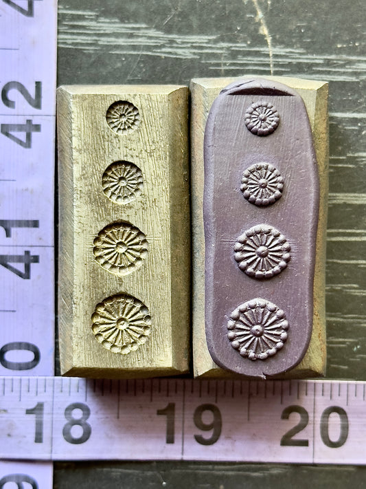 Little shots graduated concho style/wheel vintage steel shot plate