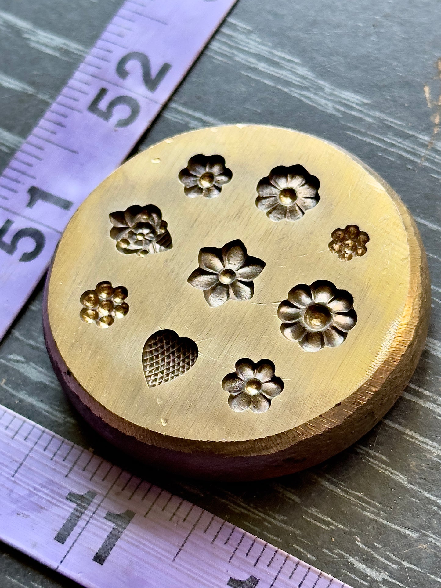 Little flowers and heart vintage bronze shot plate