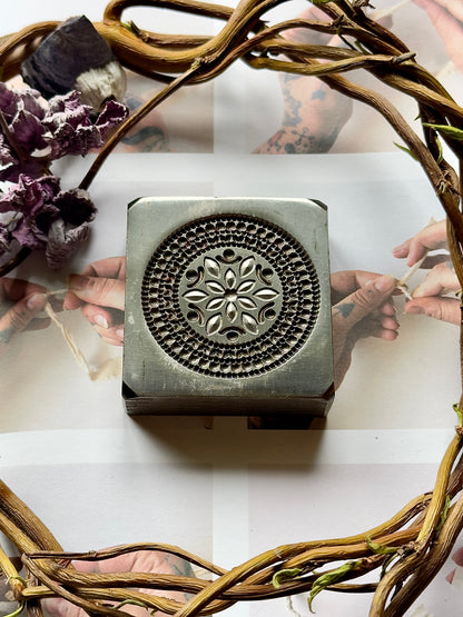 Statement Mandala impression die steel #2