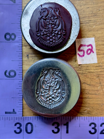 Mirrored peacocks steel impression die 52