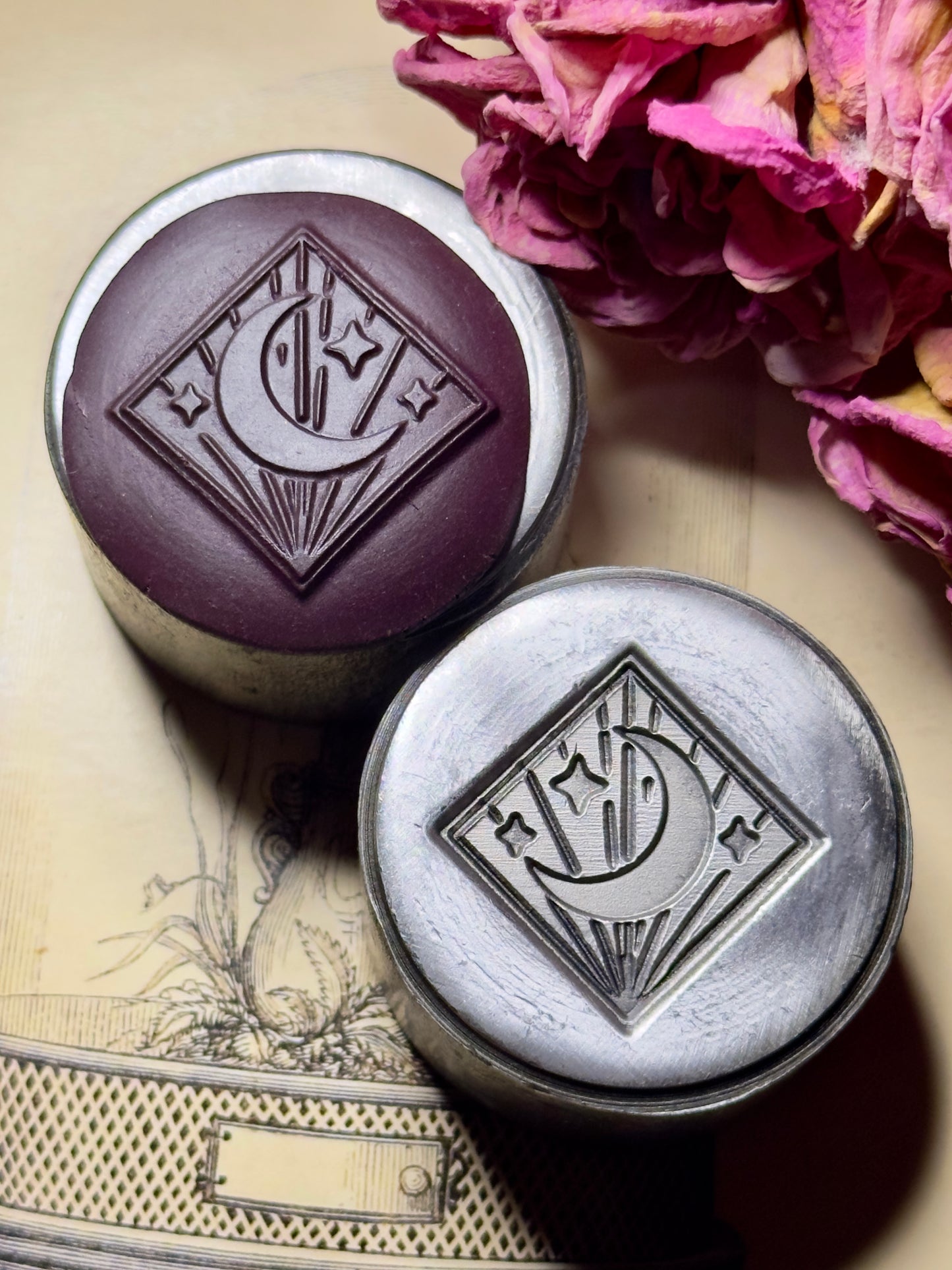 Art deco style moon and stars diamond impression steel die