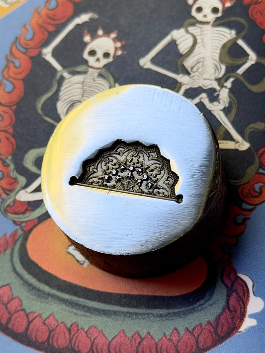 Spooky lace with skulls and tiny bats steel impression die