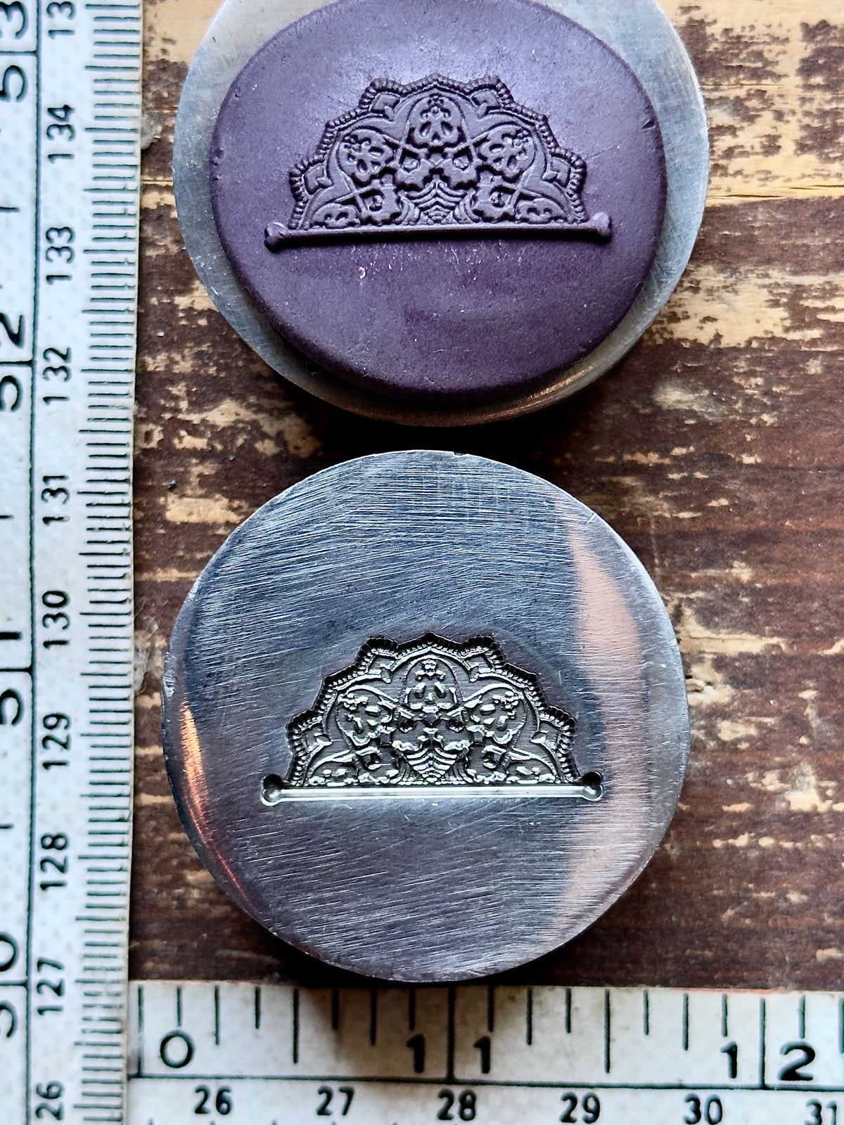 Spooky lace with skulls and tiny bats steel impression die