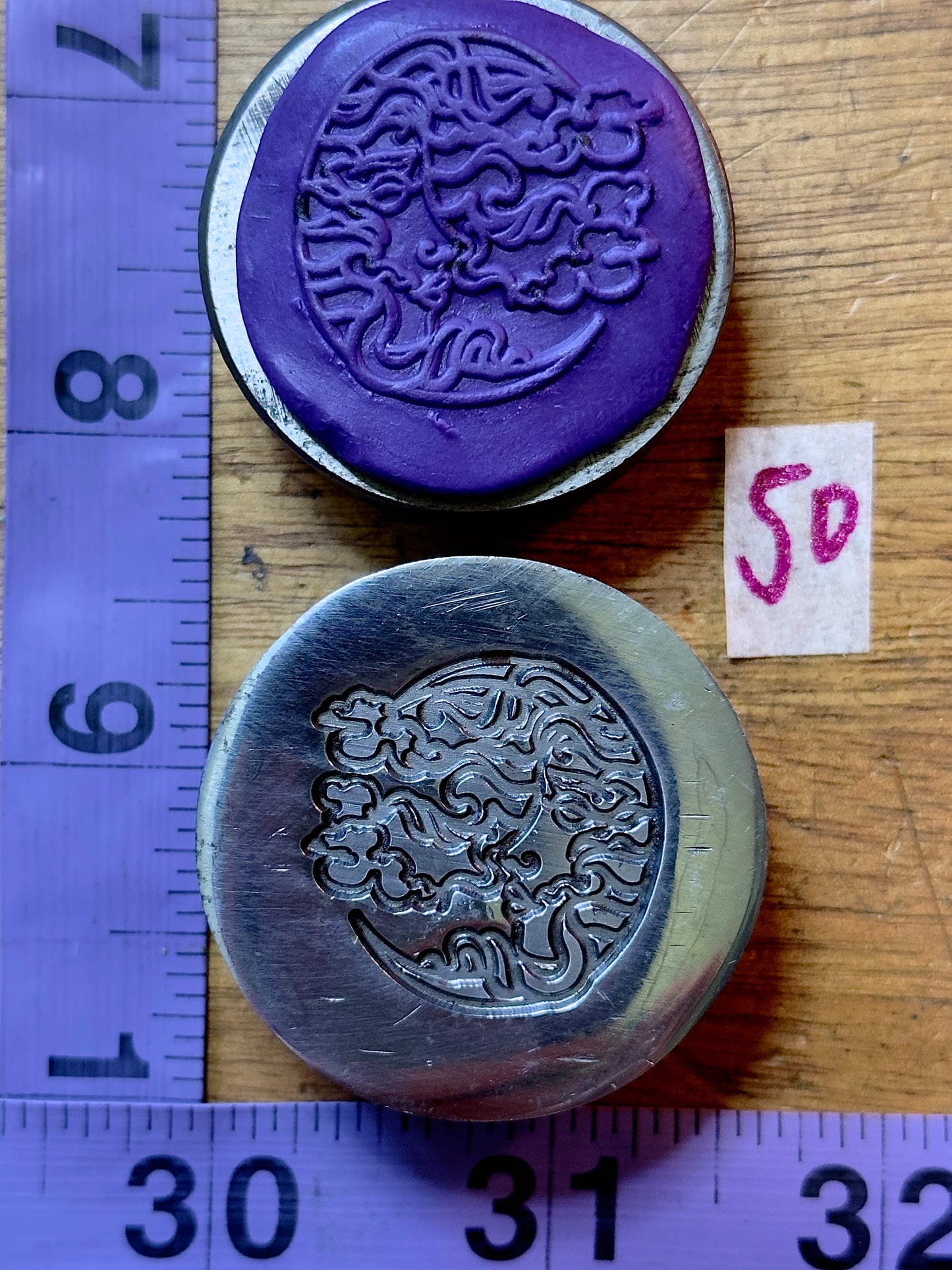 Face in crescent moon steel impression die 50