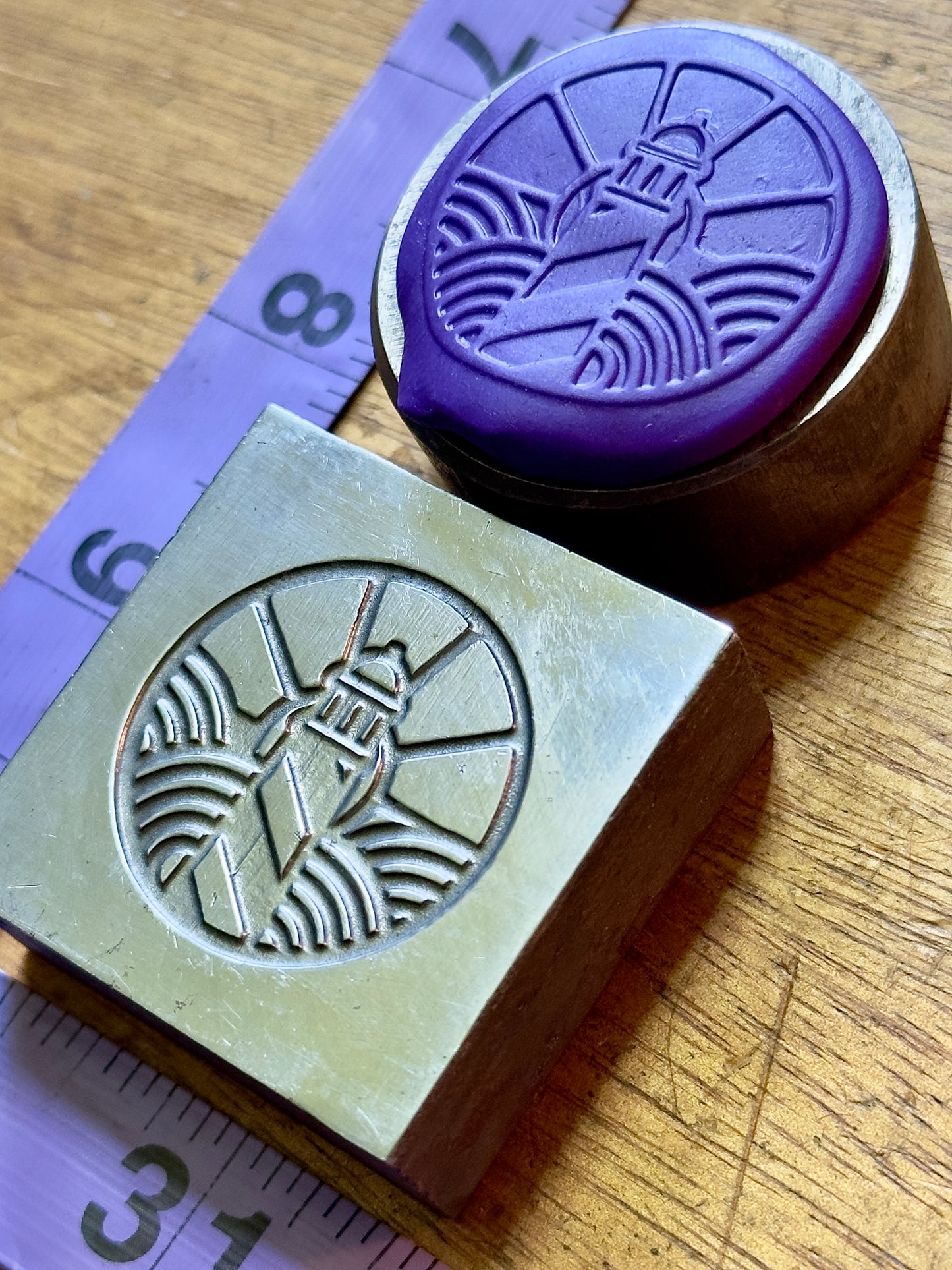 Lighthouse shallow impression die