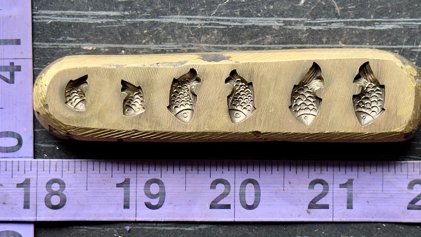 Fish bronze 3 pairs impression die golden bar