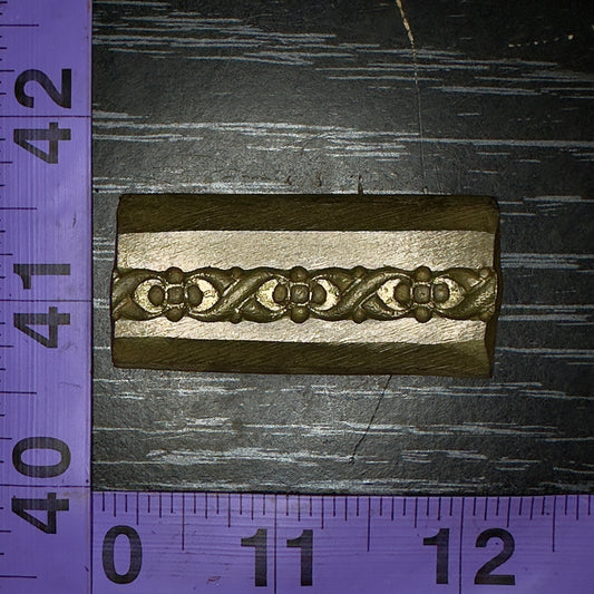 Single wire die bronze impression WD67