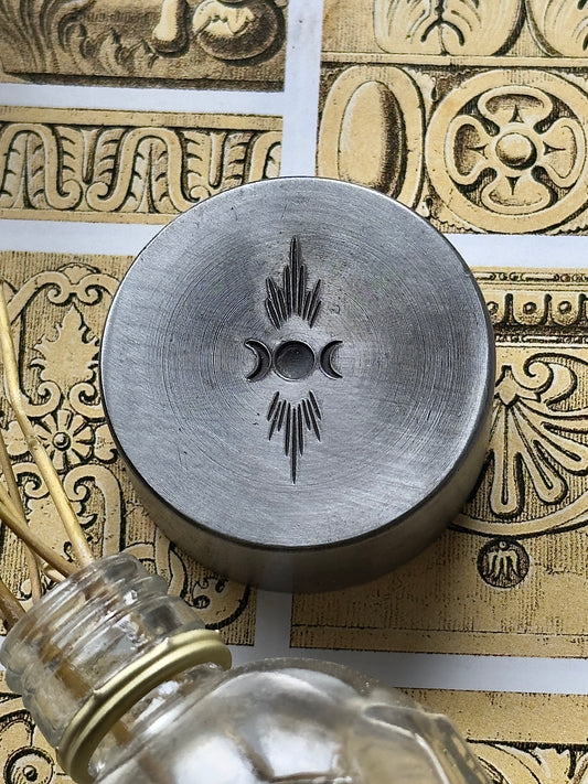 Triple moon steel impression die