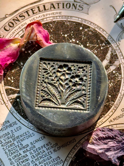 Little flower patch in frame impression die