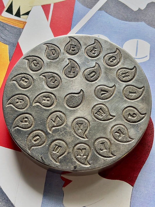 Vintage steel Alphabet plate raindrop/paisley #8