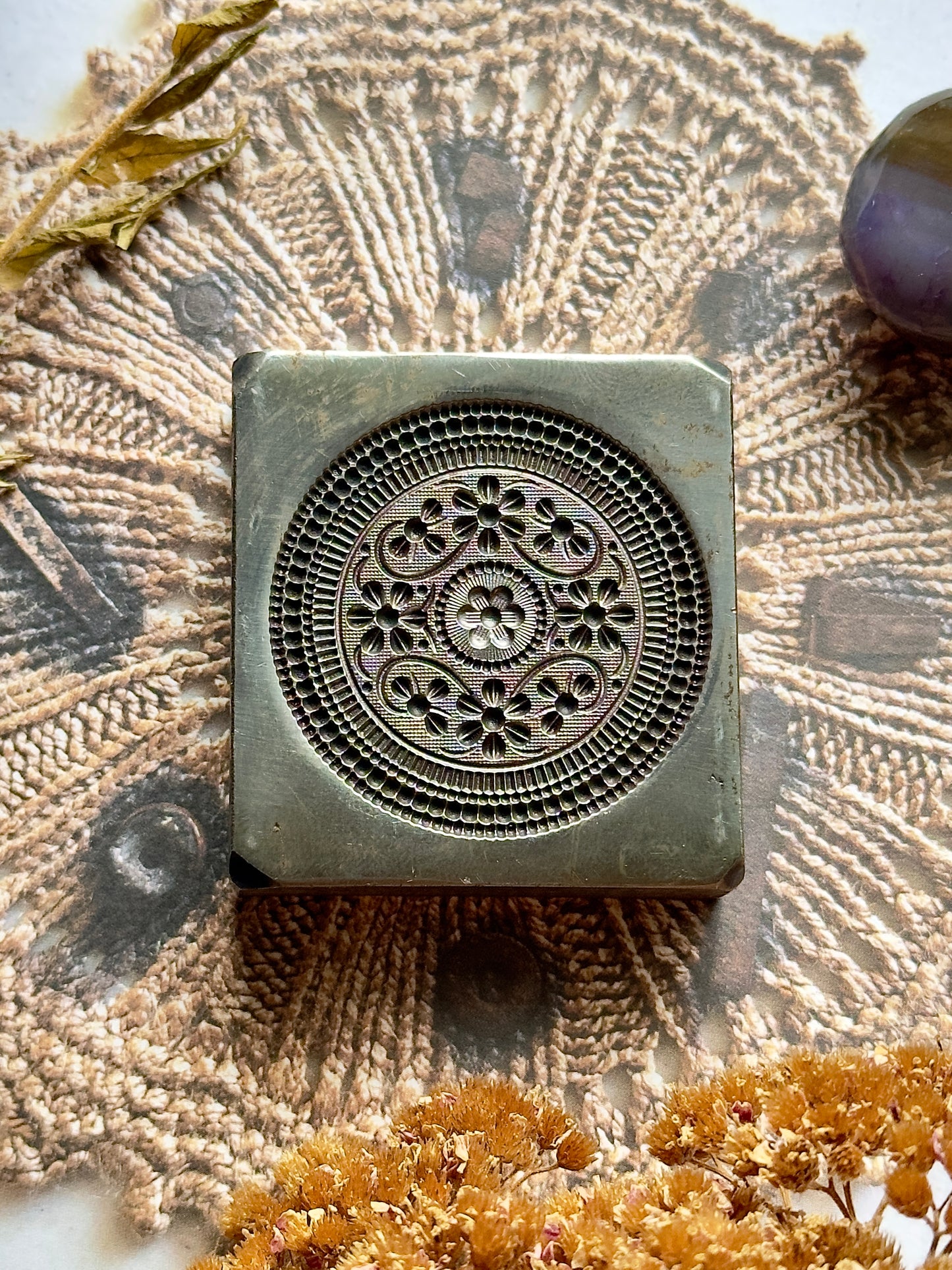Statement Mandala impression die steel