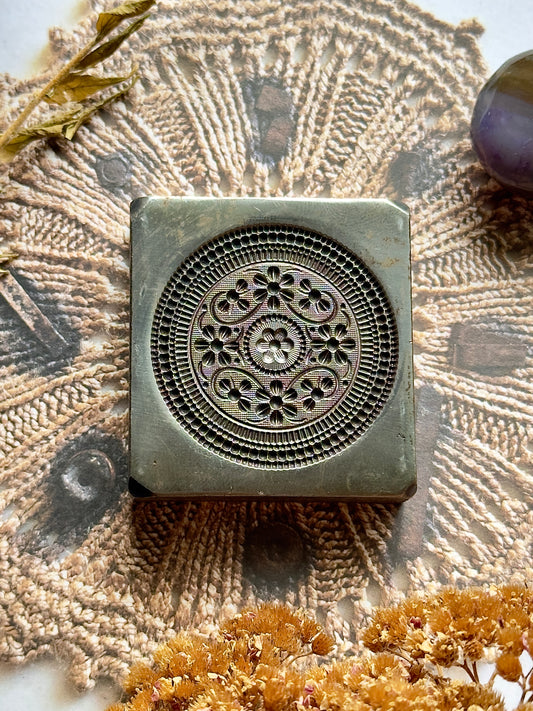 Statement Mandala impression die steel