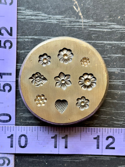 Little flowers and heart vintage bronze shot plate