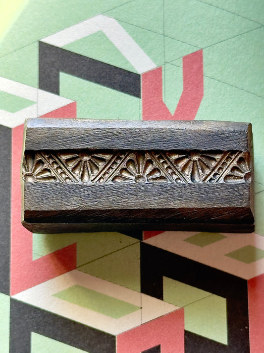 Art deco style sun ray triangles Single wire die steel impression