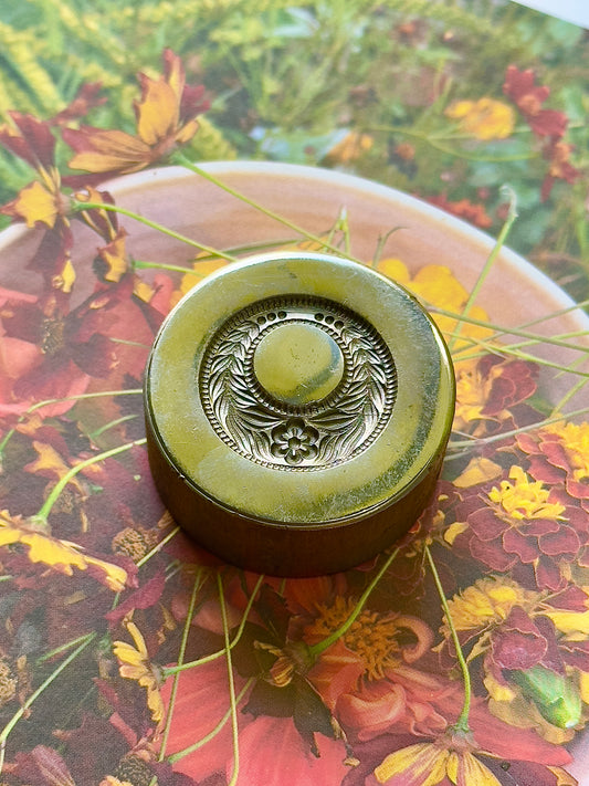 Full moon floral with vines impression steel die