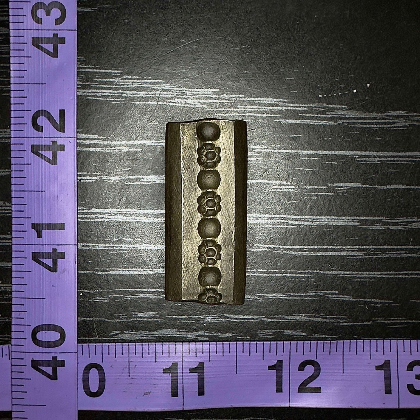 Single wire die bronze impression WD1