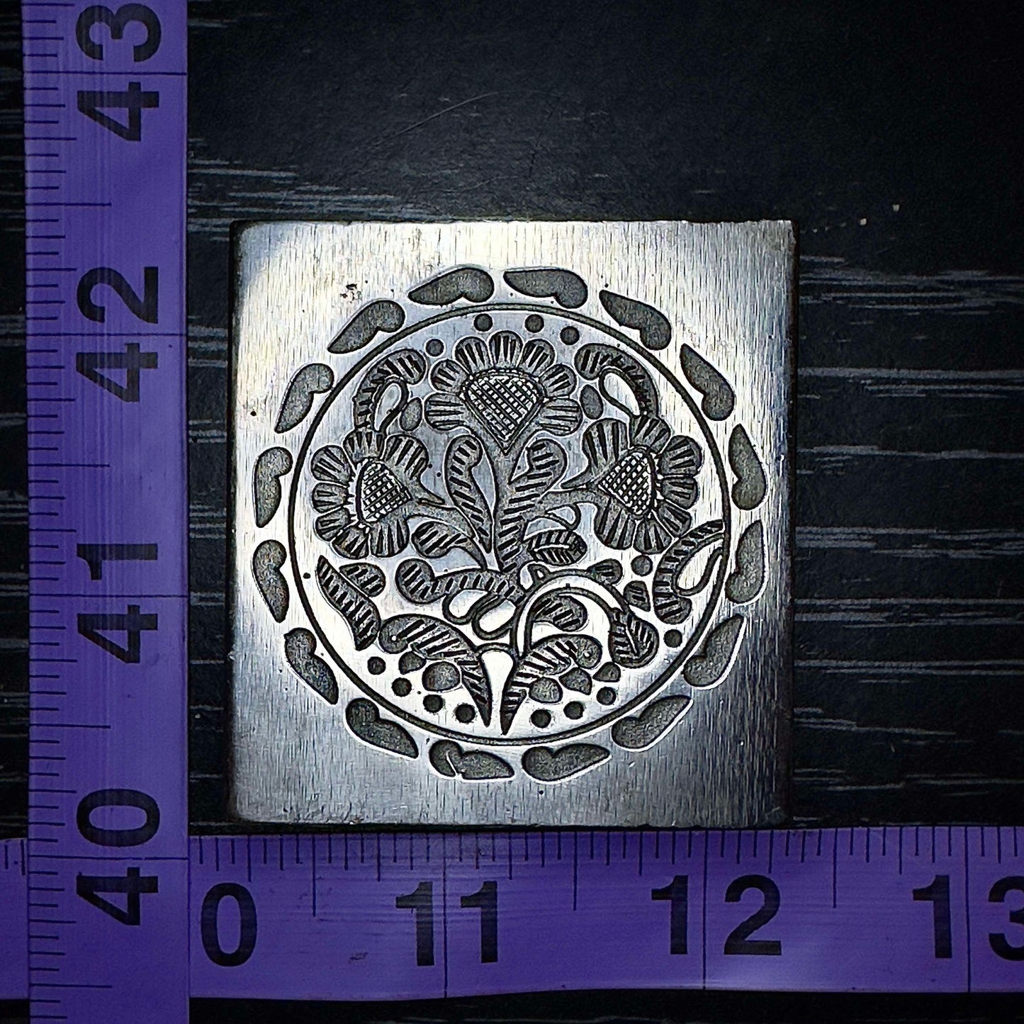 Three sunflower floral impression die circle shape