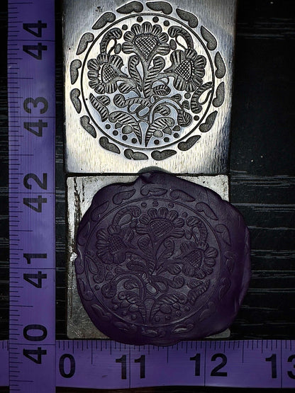 Three sunflower floral impression die circle shape