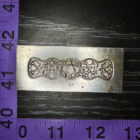 Floral with wavey edges Vintage steel die, impression die