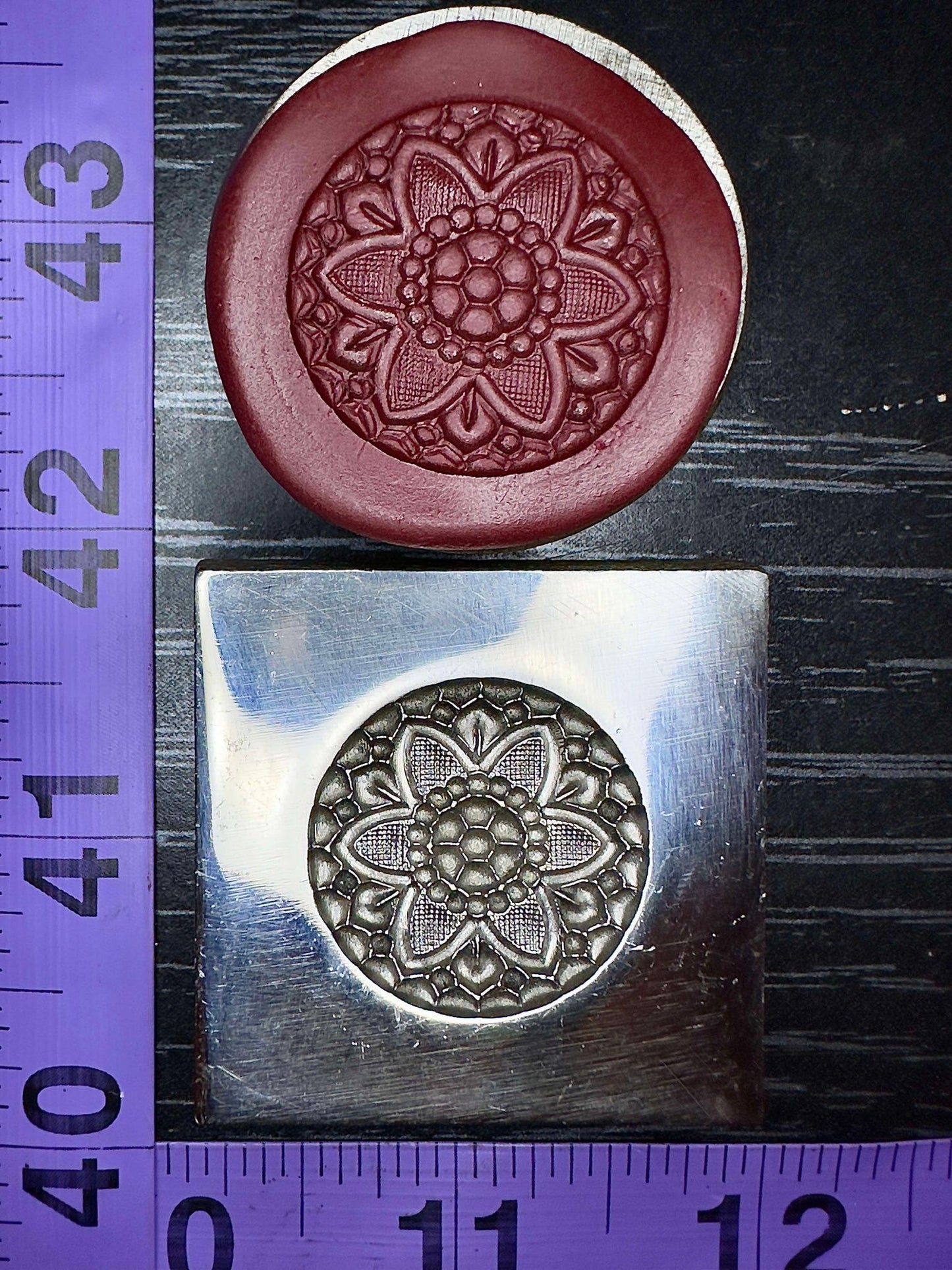 Mandala flower seed circle impression die