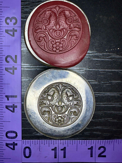 Mirrored peacocks circle decorative impression die