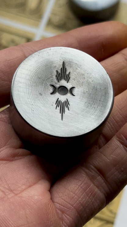 Triple moon steel impression die